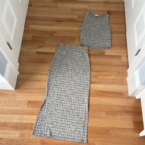 Aritiza Wilfred Free knit midi skirt with matching top - Picture 2 of 6